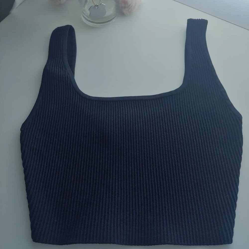 Aritzia Babaton sculped knit crop tank black XS